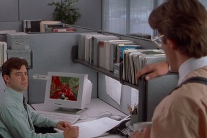 年轻工人不知道如何使用办公打印机，扫描仪，古老的台式PC