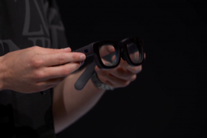 “这是一件大事”：Meta宣布由AI提供动力的神经AR眼镜，当然Nvidia的首席执行官出现了