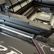 华硕ROG Strix B850-F游戏WiFi评论