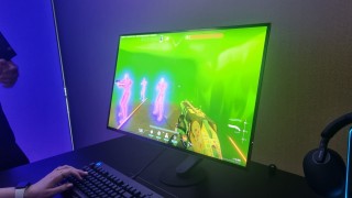 索尼快速新的Inzone游戏监视器具有技巧摊位设计，这些设计绝对违背了我的尝试